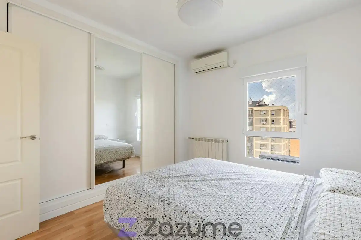 Schlafzimmer von Wohnung zur Miete in Madrid mit Klimaanlage, Heizung und Parkett