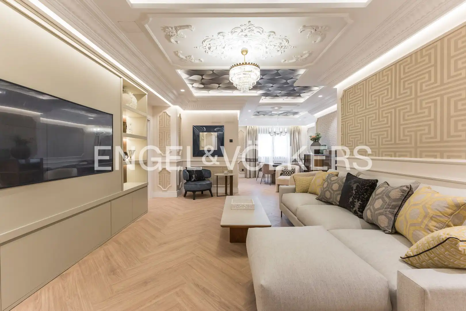Living room of Flat for sale in Madrid  with Air Conditioner, Heating and Storage room