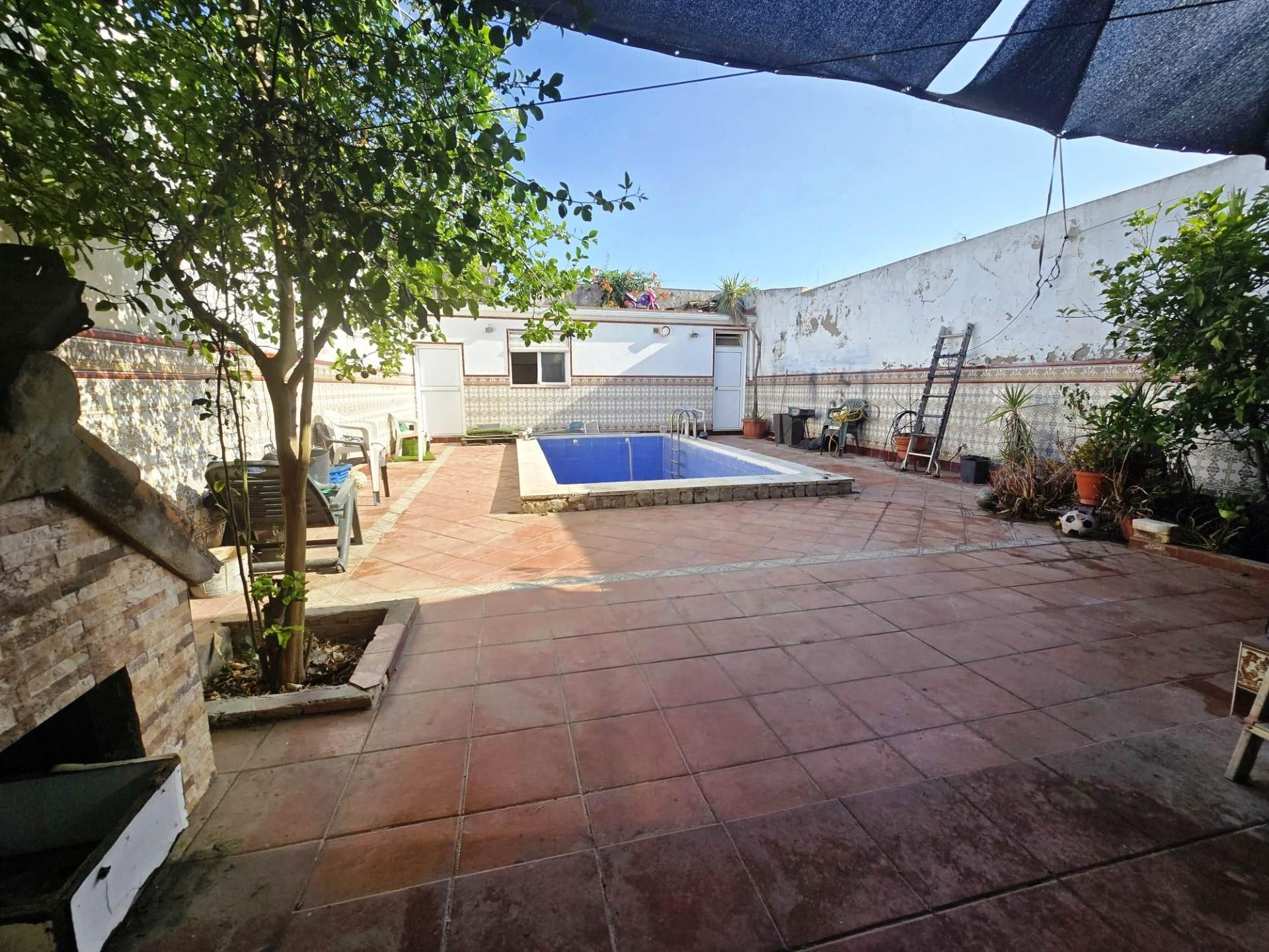 Garden of House or chalet for sale in Castilleja de la Cuesta  with Air Conditioner, Terrace and Storage room