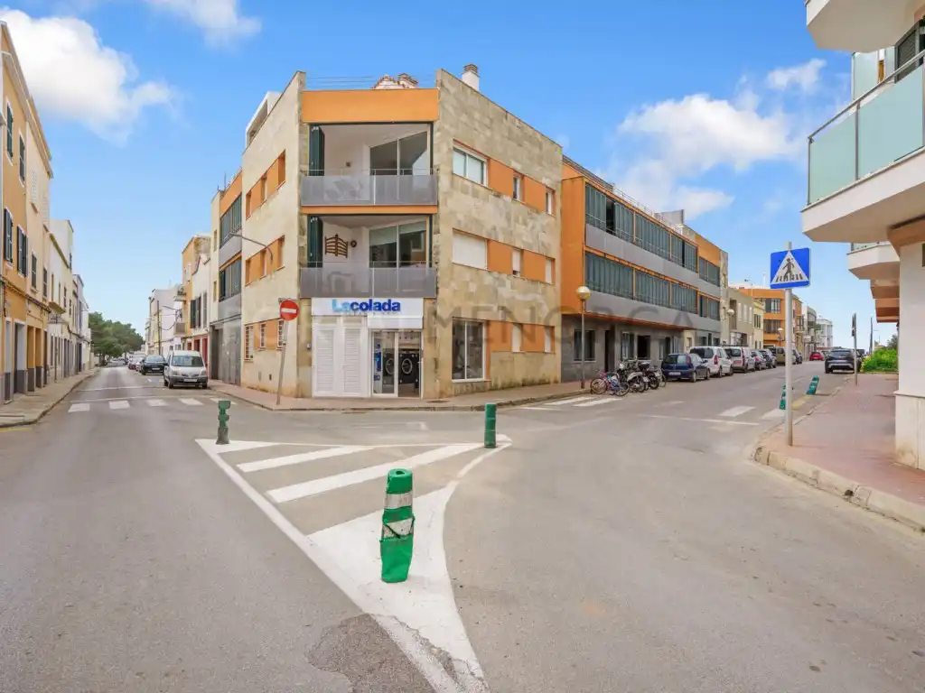 Vista exterior de Pis en venda en Ciutadella de Menorca amb Aire condicionat i Piscina comunitària