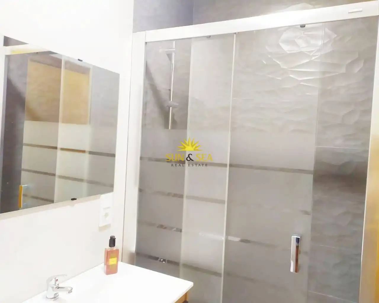 Bany de Dúplex de lloguer en Santa Pola amb Aire condicionat, Calefacció i Terrassa