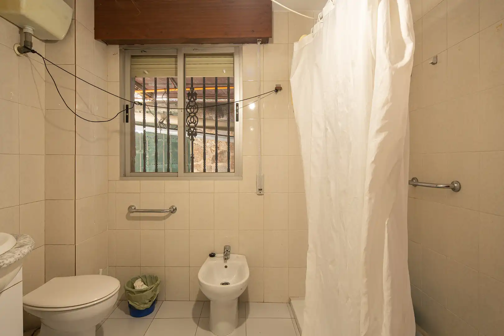 Badezimmer von Einfamilien-Reihenhaus zum Verkauf in Granada mit Klimaanlage, Privatgarten und Terrasse
