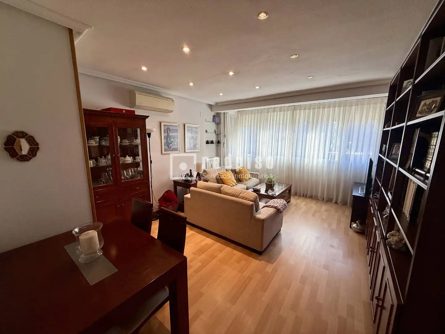 Wohnzimmer von Wohnung zum Verkauf in Madrid mit Klimaanlage, Heizung und Privatgarten
