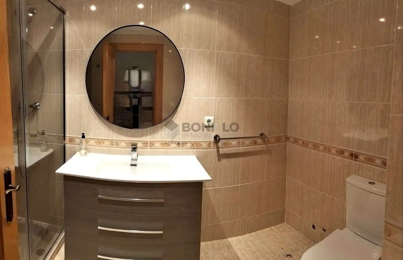 Baño de Piso en venta en Moncofa con Terraza, Piscina y Amueblado