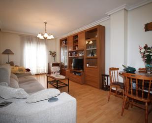 Living room of Flat for sale in Valladolid Capital  with Heating, Parquet flooring and Oven