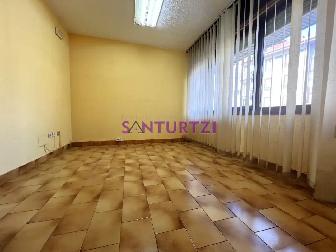 Bedroom of Office for rent in Santurtzi 