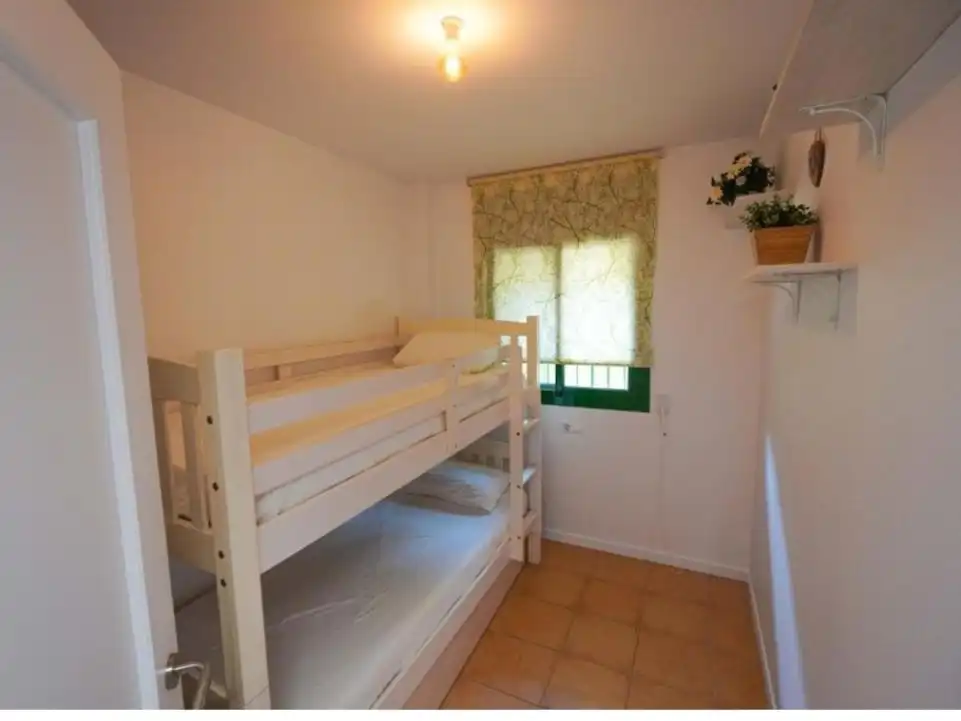 Dormitori de Apartament en venda en Amposta amb Aire condicionat, Terrassa i Balcó