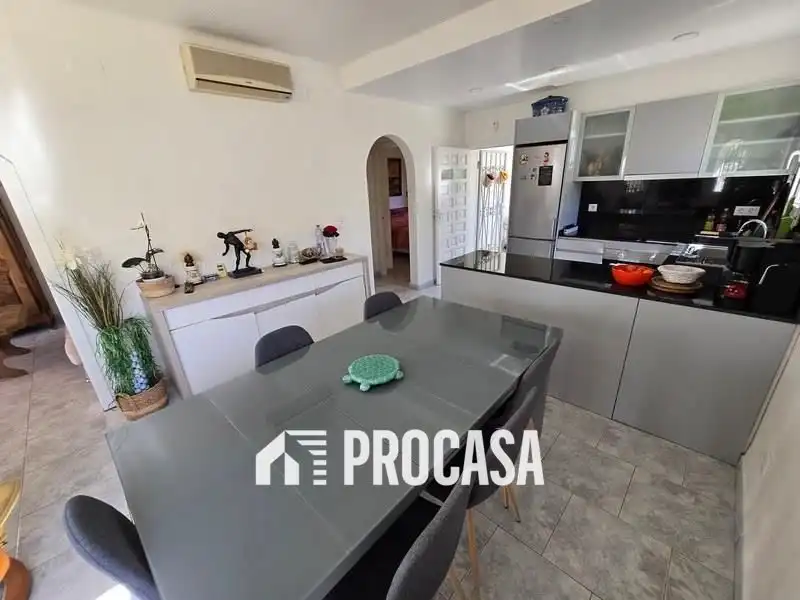 Villa con piscina in vendita a Pení, imagen 6
