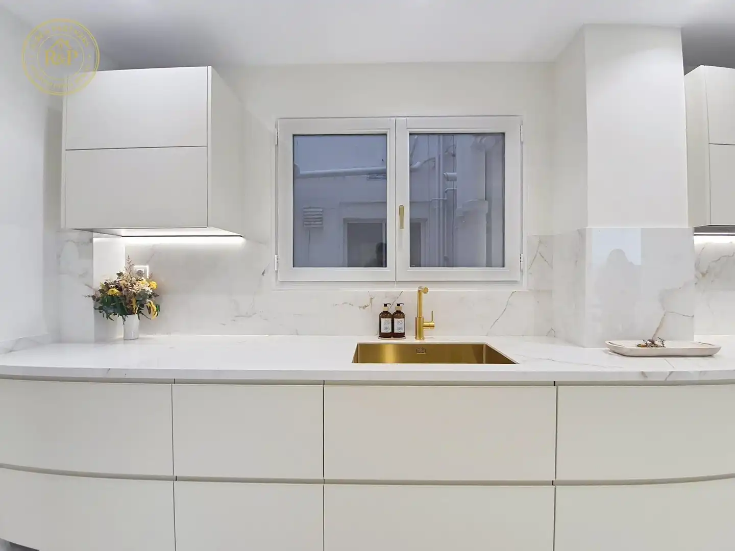 Kitchen of Flat for sale in Barcelona  with Heating, Storage room and Swimming Pool