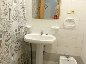 Bany de Estudi de lloguer en Las Palmas de Gran Canaria amb Moblat, Rentadora i Microones