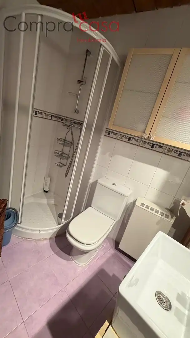 Bathroom of Flat for rent in Segovia  with Heating, Storage room and Balcony
