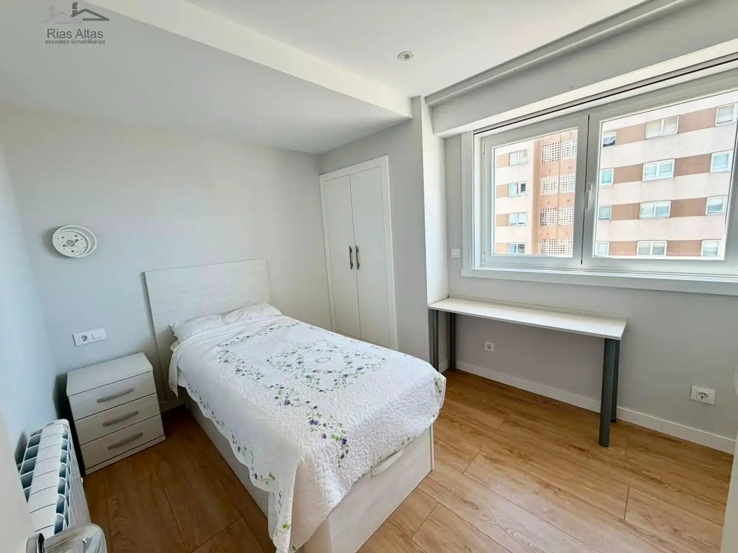 Habitación de Piso en venta en A Coruña Capital  con Calefacción, Terraza y Amueblado