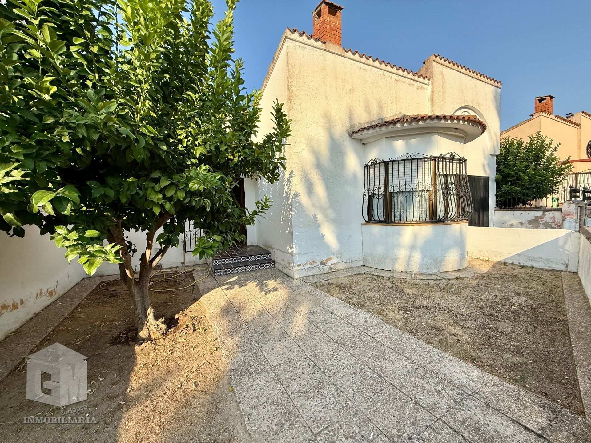 Vista exterior de Casa o xalet en venda en El Casar de Escalona amb Calefacció, Jardí privat i Traster