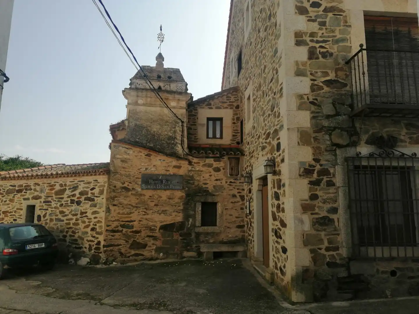 Vista exterior de Finca rústica en venda en Herreruela amb Terrassa i Balcó