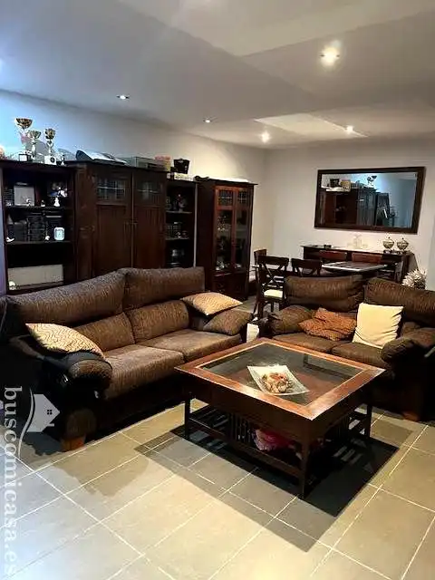 Sala d'estar de Casa o xalet en venda en Linares amb Jardí privat, Terrassa i Piscina