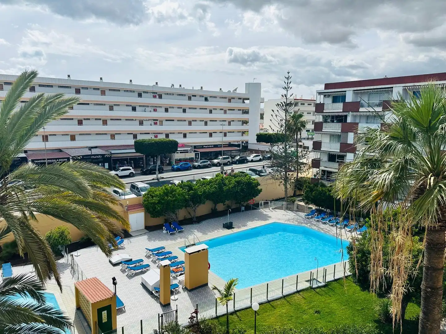 Vista exterior de Apartament de lloguer en San Bartolomé de Tirajana amb Jardí privat, Terrassa i Moblat