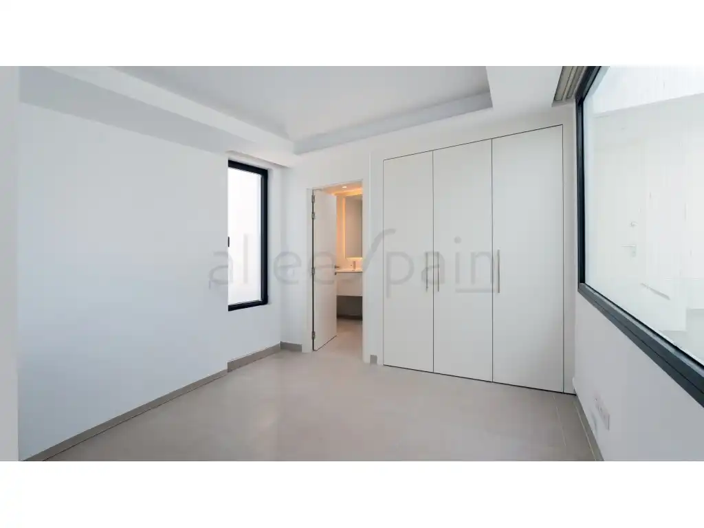 Dormitori de Casa o xalet en venda en Benalmádena amb Aire condicionat, Piscina i Piscina comunitària