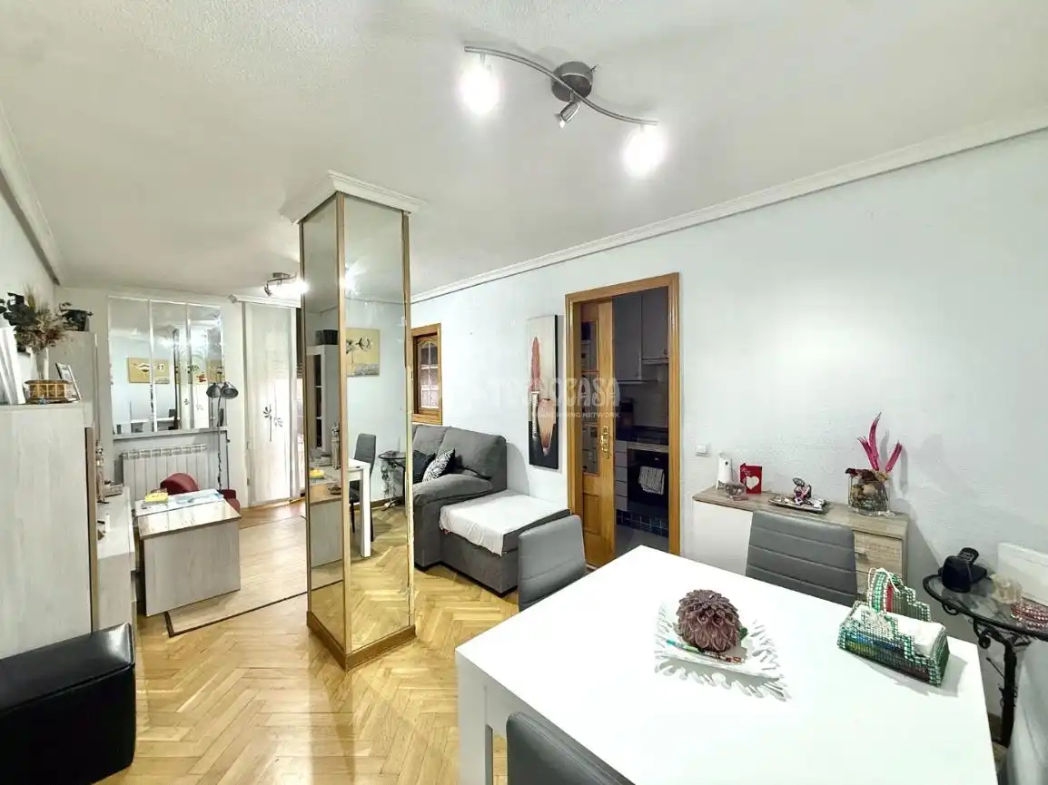 Sala de estar de Piso en venta en Madrid con Calefacción y Amueblado