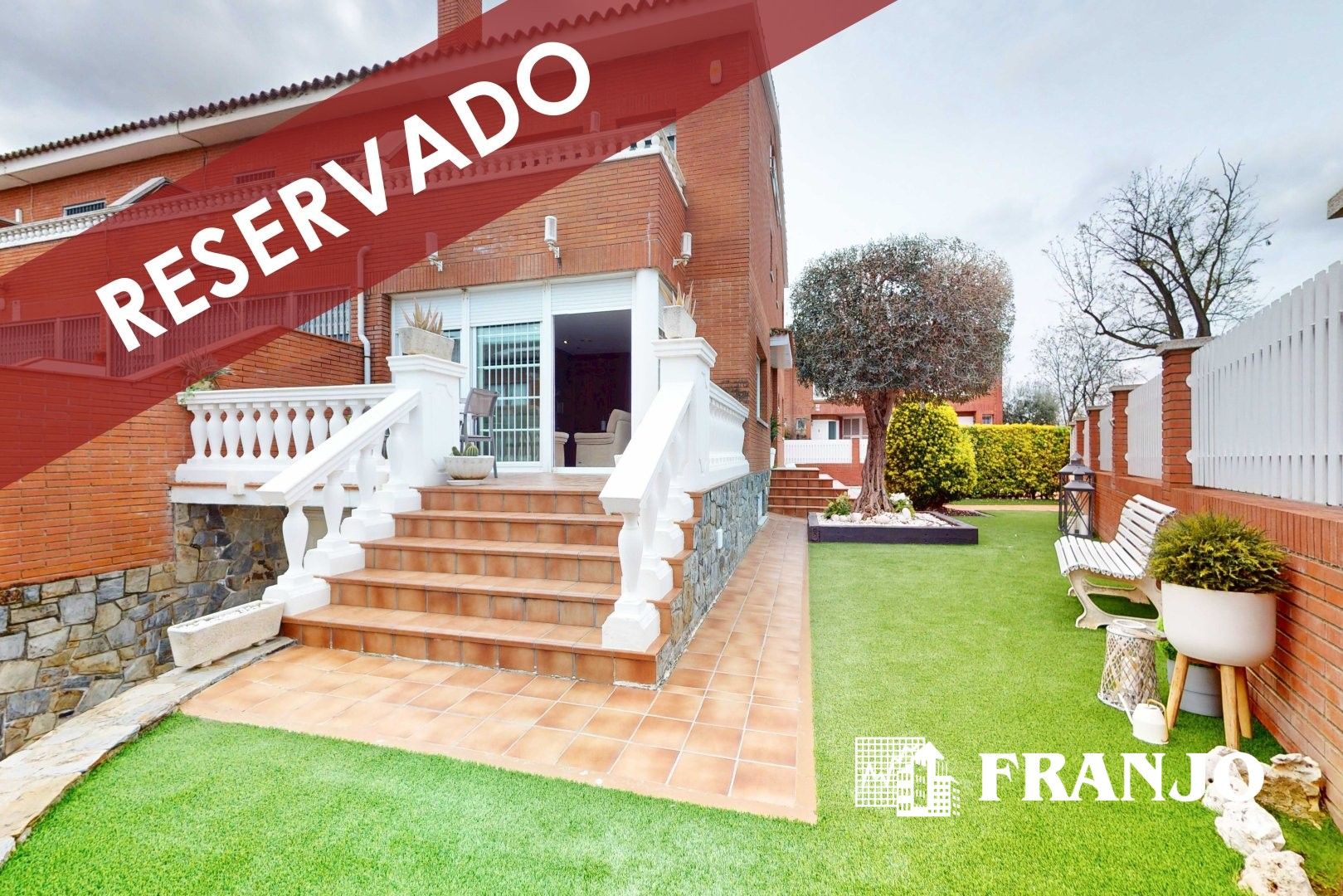 Garden of Single-family semi-detached for sale in Barberà del Vallès  with Air Conditioner, Heating and Terrace