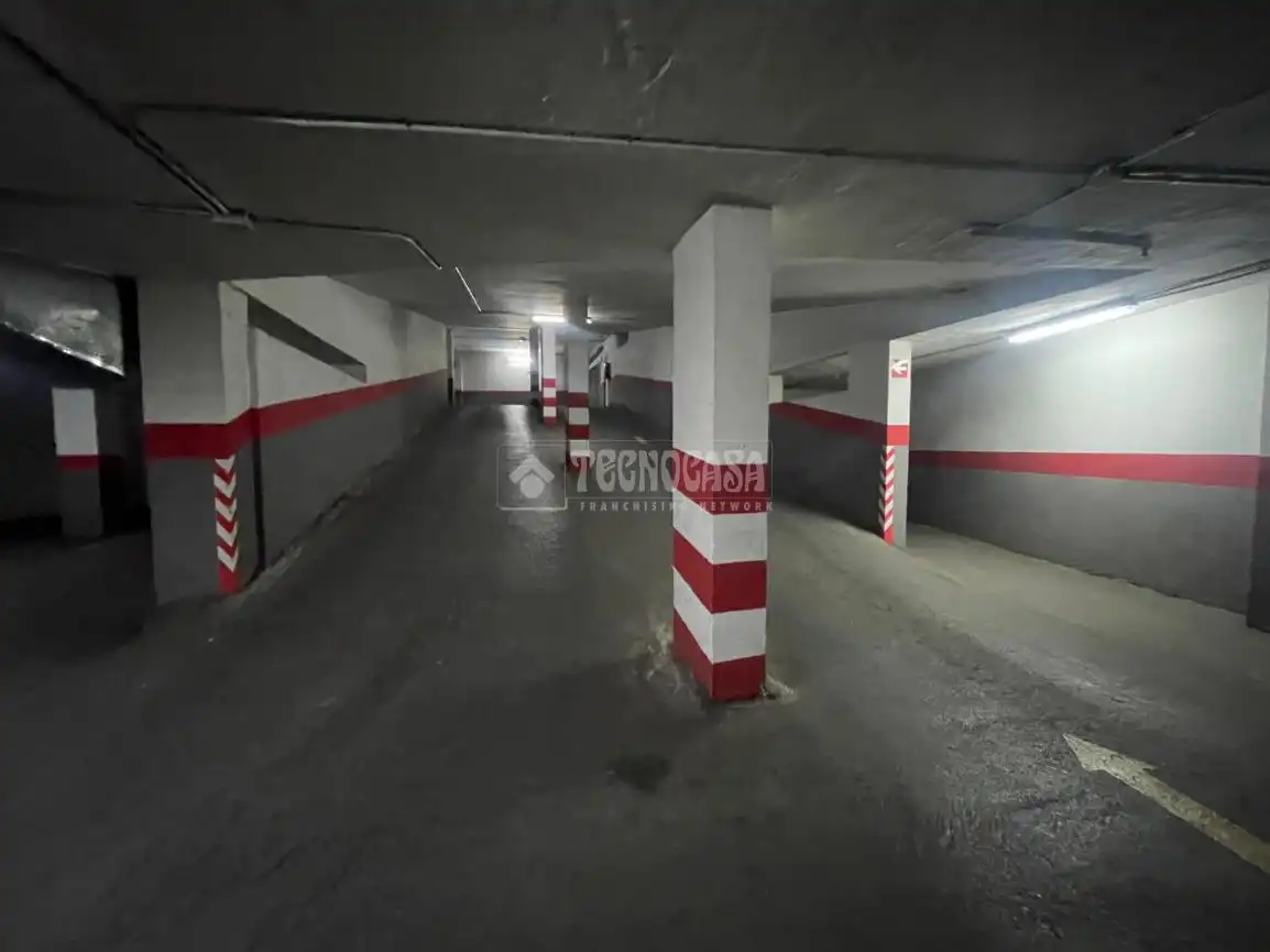 Aparcament amb ascensor en venda a C. Pintor Zuloaga, imagen 9