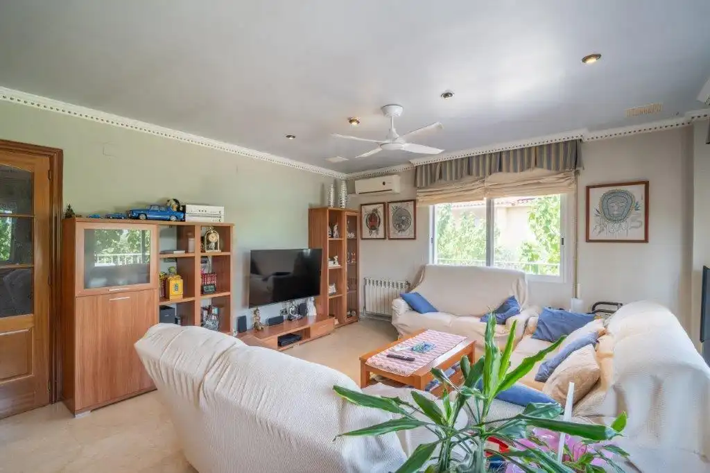 Sala de estar de Casa o chalet en venta en Flix con Calefacción, Piscina y Amueblado