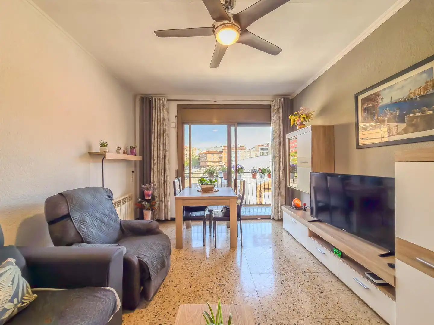Sala de estar de Piso en venta en Terrassa con Aire acondicionado, Calefacción y Balcón
