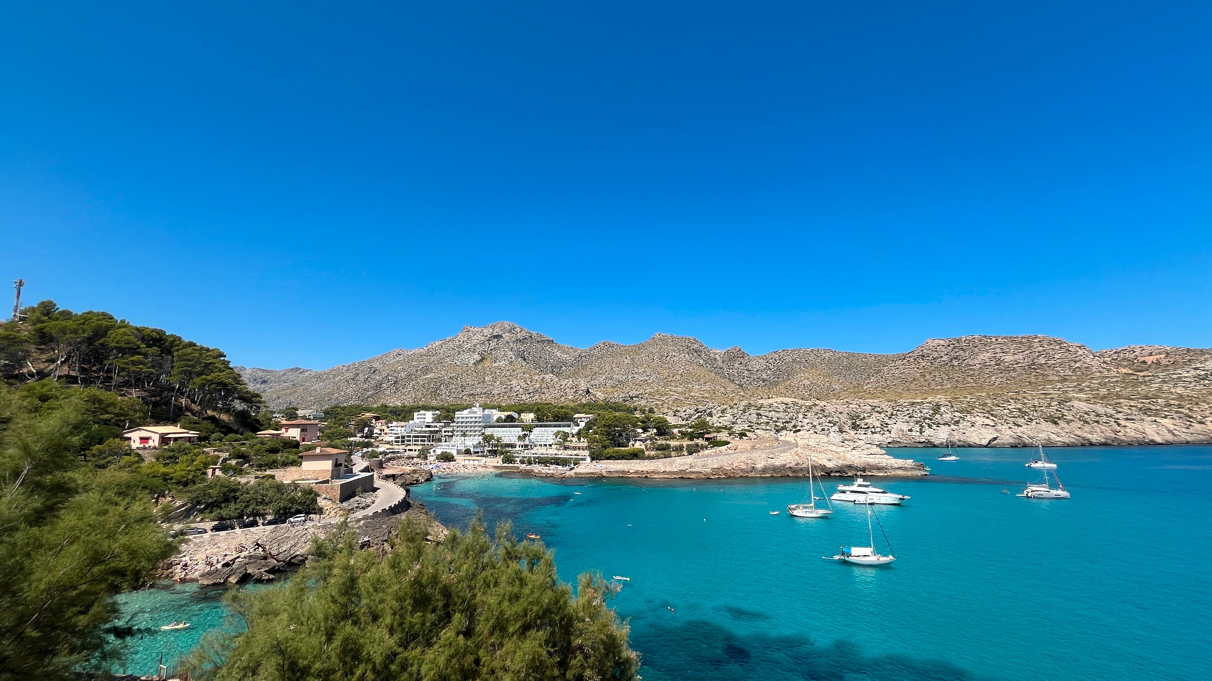 Vista exterior de Apartament en venda en Pollença amb Piscina comunitària