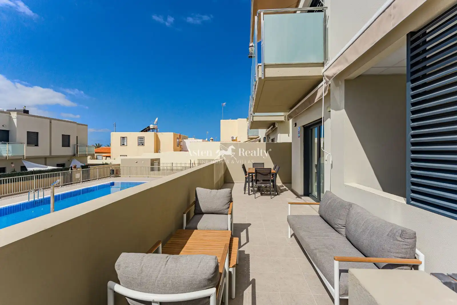 Terrasse von Wohnung zum Verkauf in Arona mit Klimaanlage, Privatgarten und Terrasse
