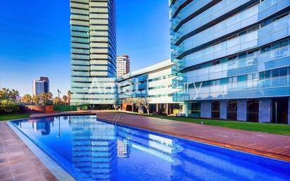 Swimming pool of Flat for sale in  Barcelona Capital  with Air Conditioner, Terrace and Swimming Pool