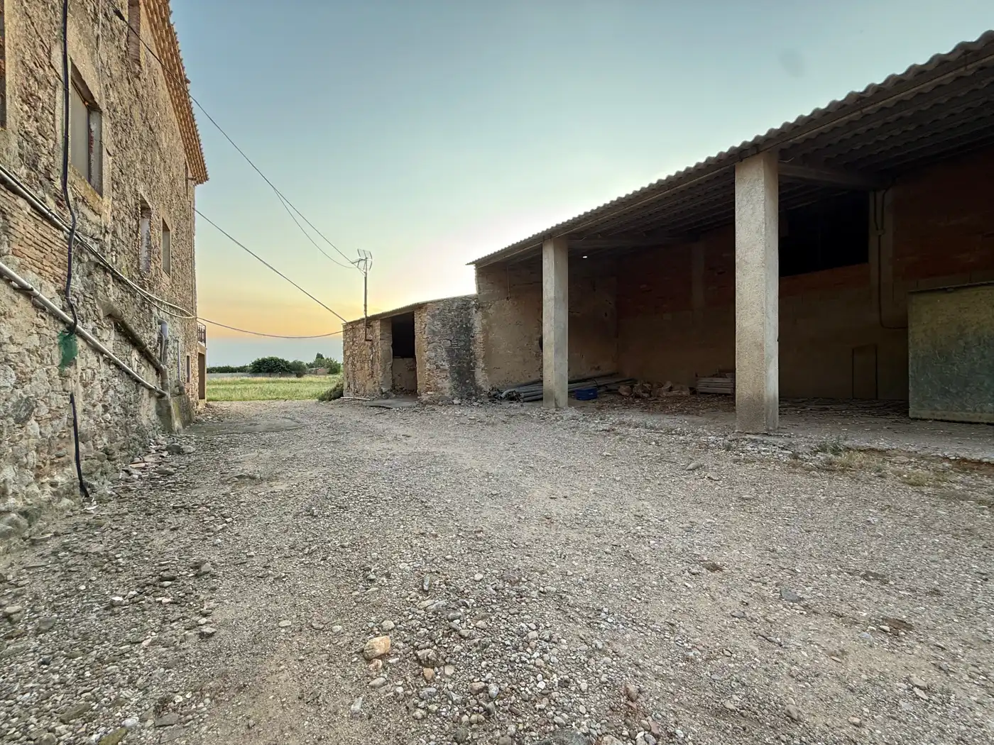 Vista exterior de Finca rústica en venda en Riumors amb Jardí privat i Balcó