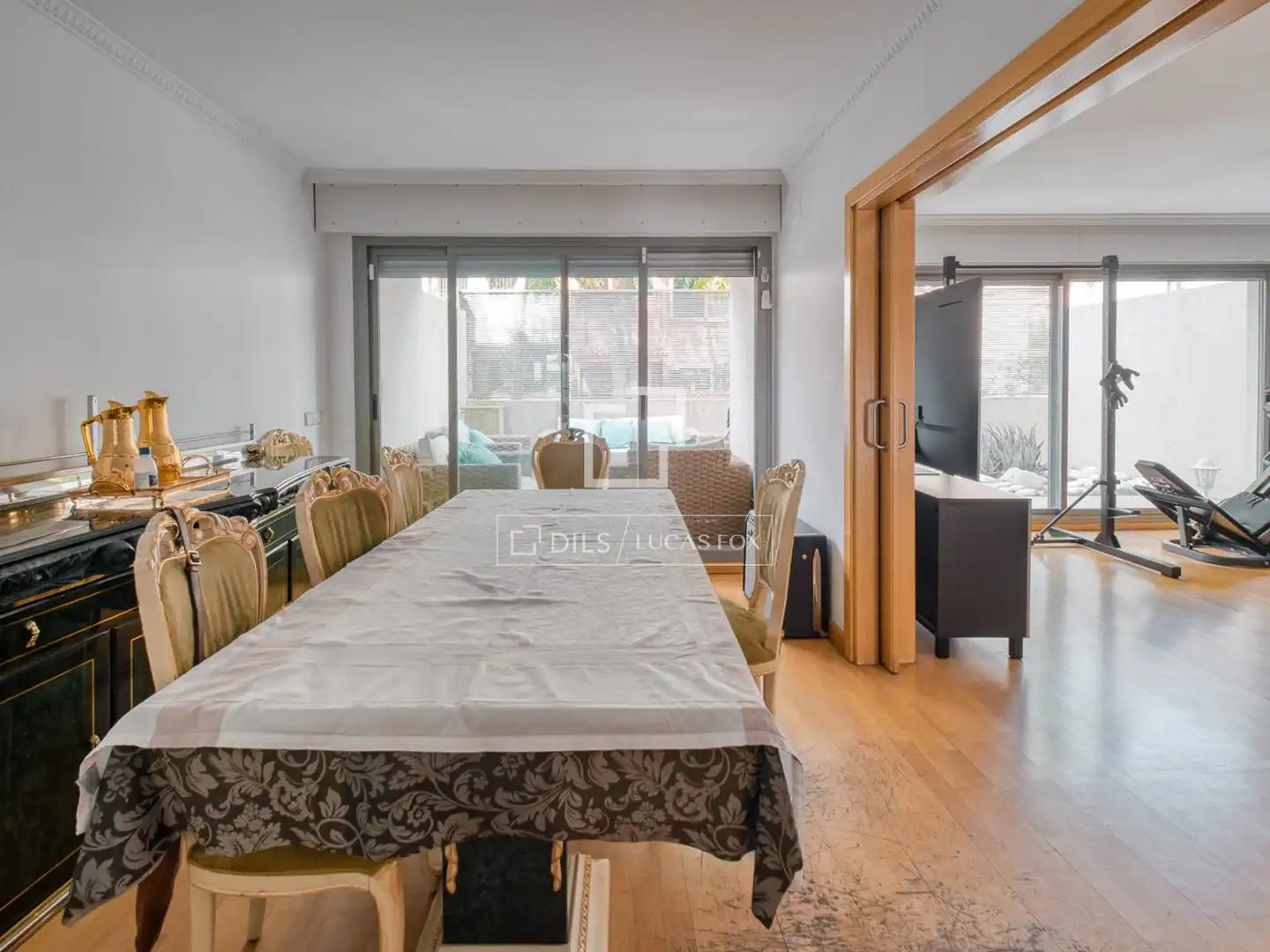 Menjador de Casa o xalet en venda en Madrid amb Aire condicionat, Calefacció i Jardí privat
