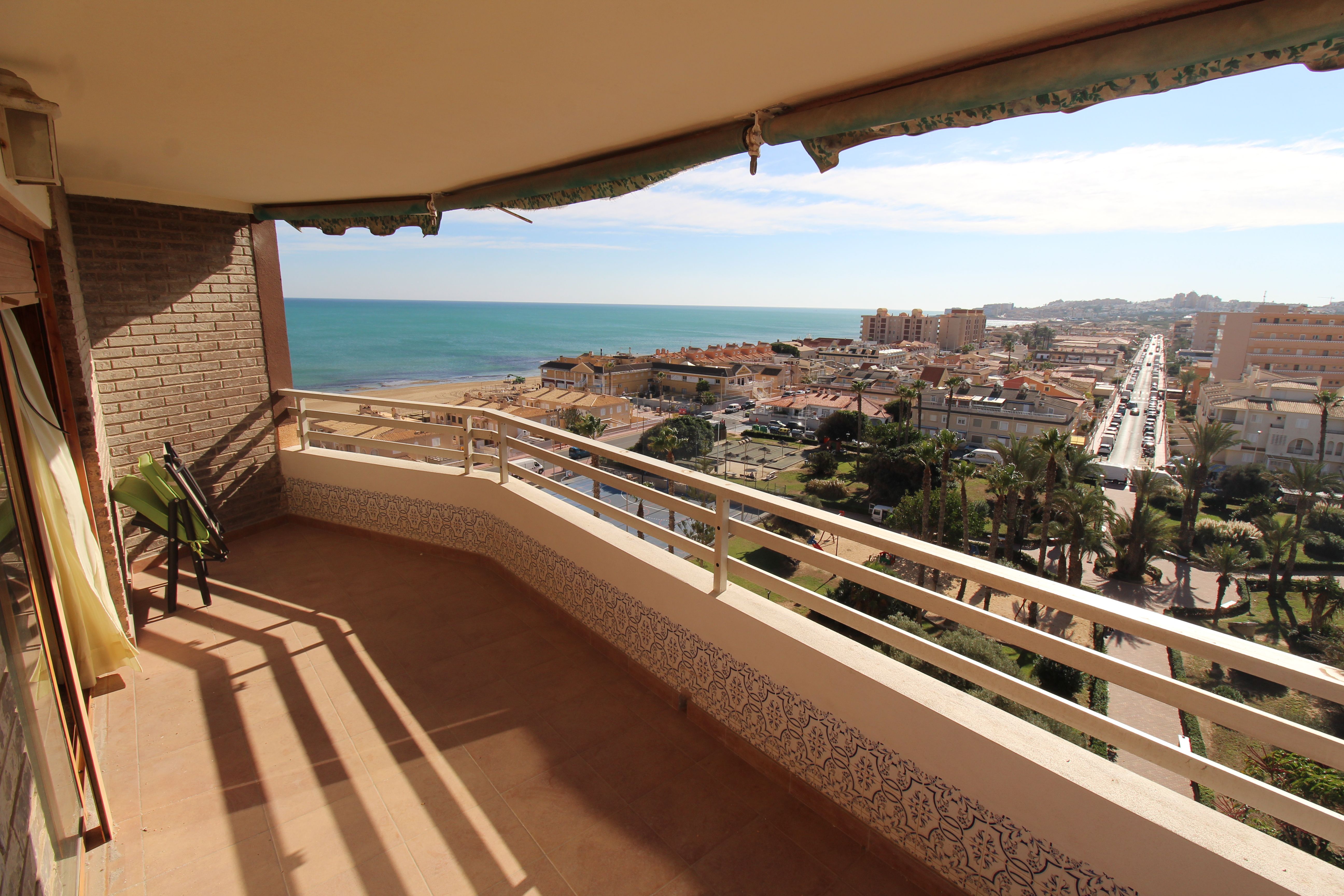 Habitación de Piso en venta en Torrevieja con Terraza, Amueblado y Lavadora
