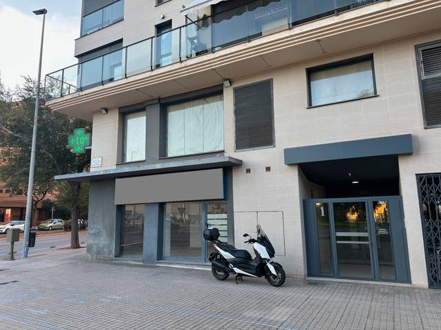 Local comercial en Alquiler en Carrer del Músic Pascual Asensio Hernández, 11 en Ensanche - Río Júcar
