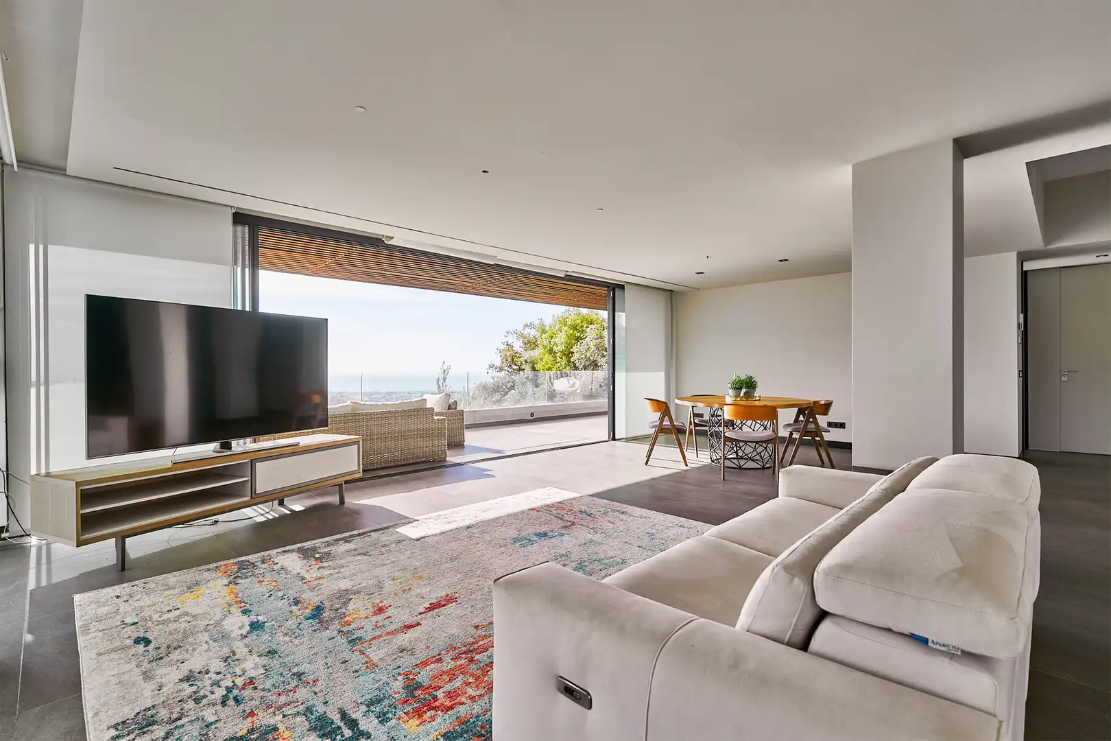 Sala de estar de Casa o chalet en venta en Benahavís con Aire acondicionado, Calefacción y Jardín privado
