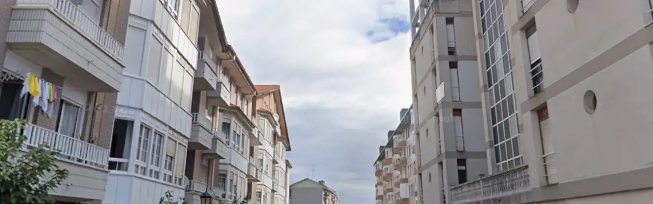 Vista exterior de Piso en venta en Colindres