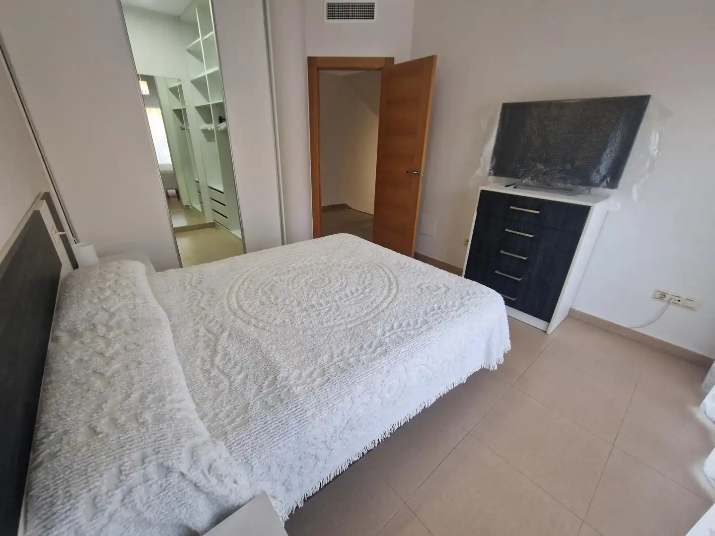 Habitación de Casa adosada en venta en Águilas con Aire acondicionado, Jardín privado y Terraza