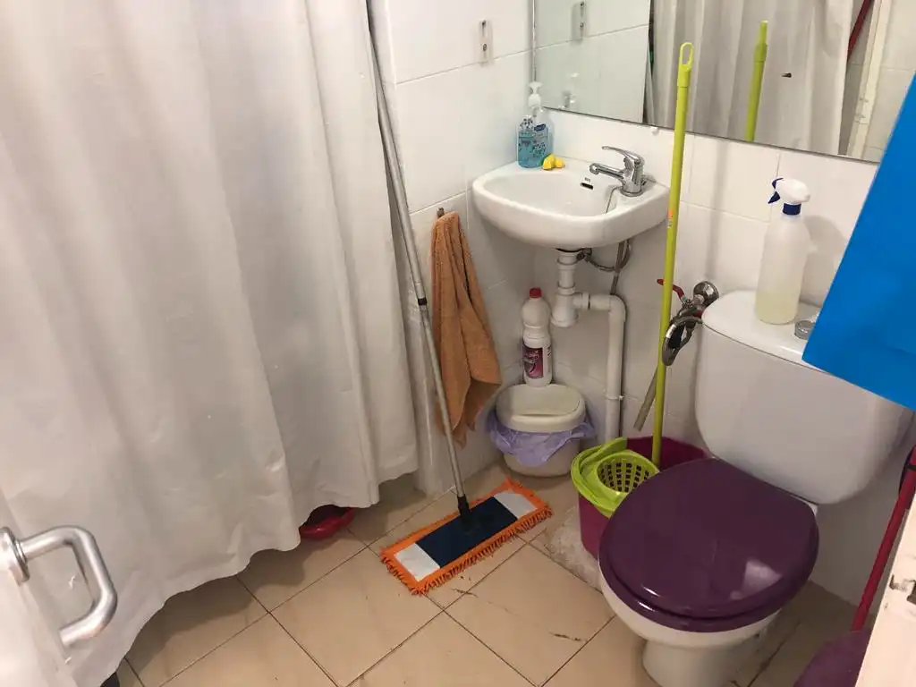 Baño de Local de alquiler en Albacete con Aire acondicionado y Alarma