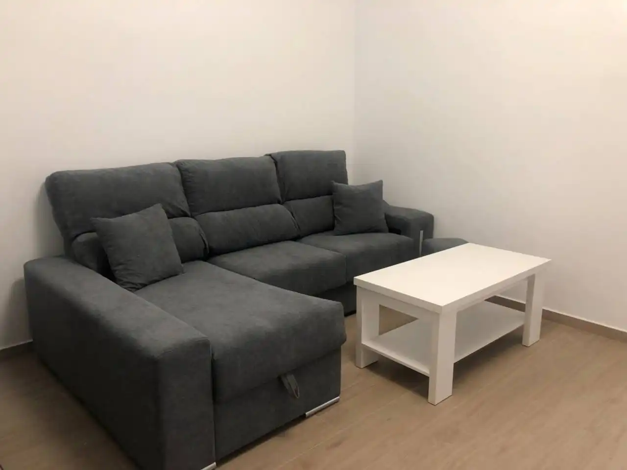 Sala d'estar de Casa o xalet de lloguer en Villanueva de la Serena amb Aire condicionat, Jardí privat i Terrassa