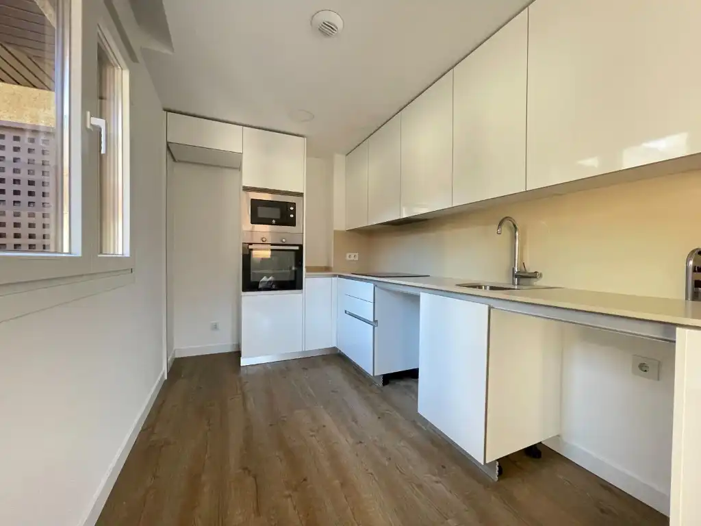 Ground floor for rent in Calle Libertad De La, La Navata