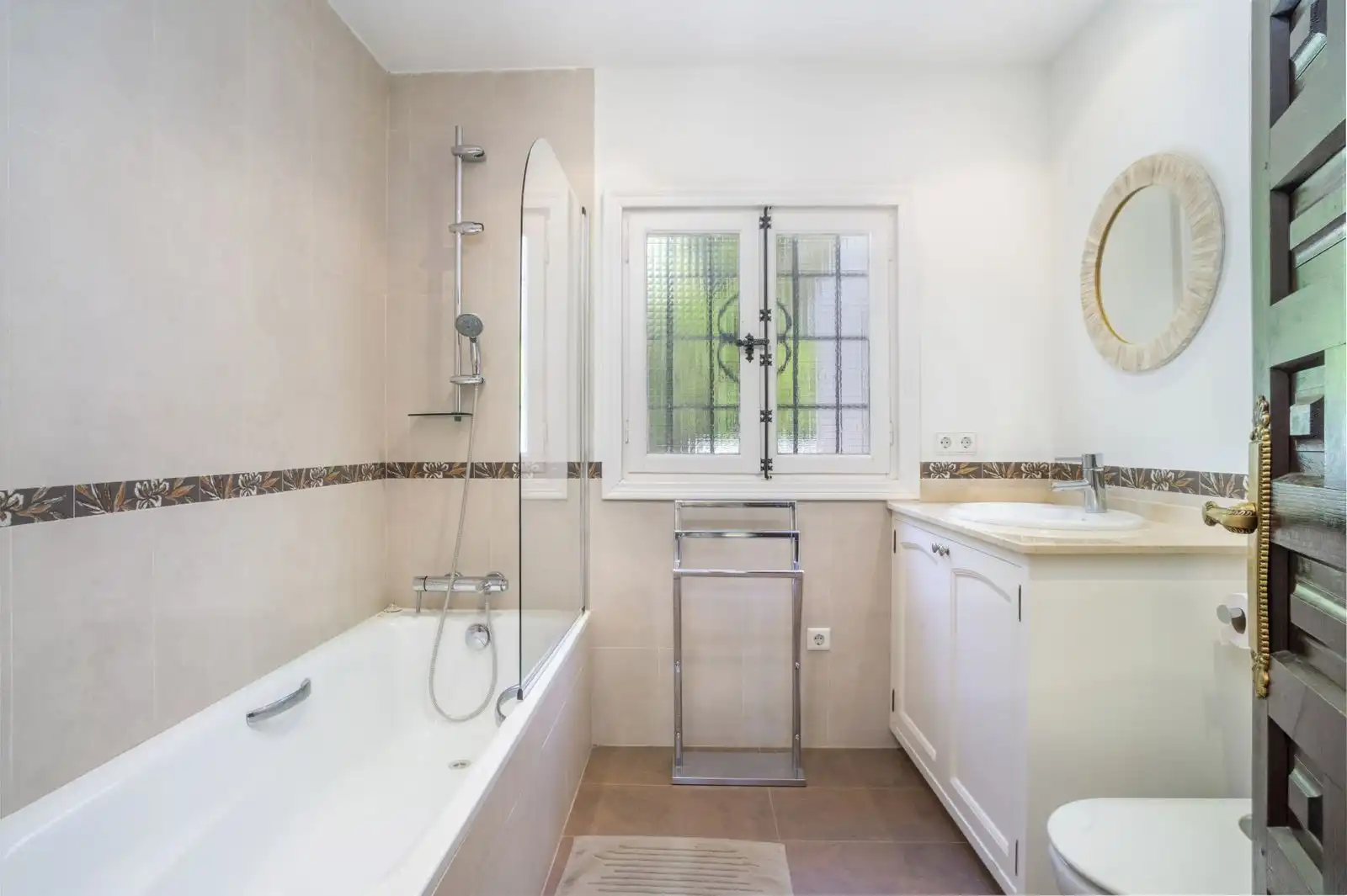 Baño de Casa o chalet en venta en Benahavís con Aire acondicionado, Terraza y Piscina