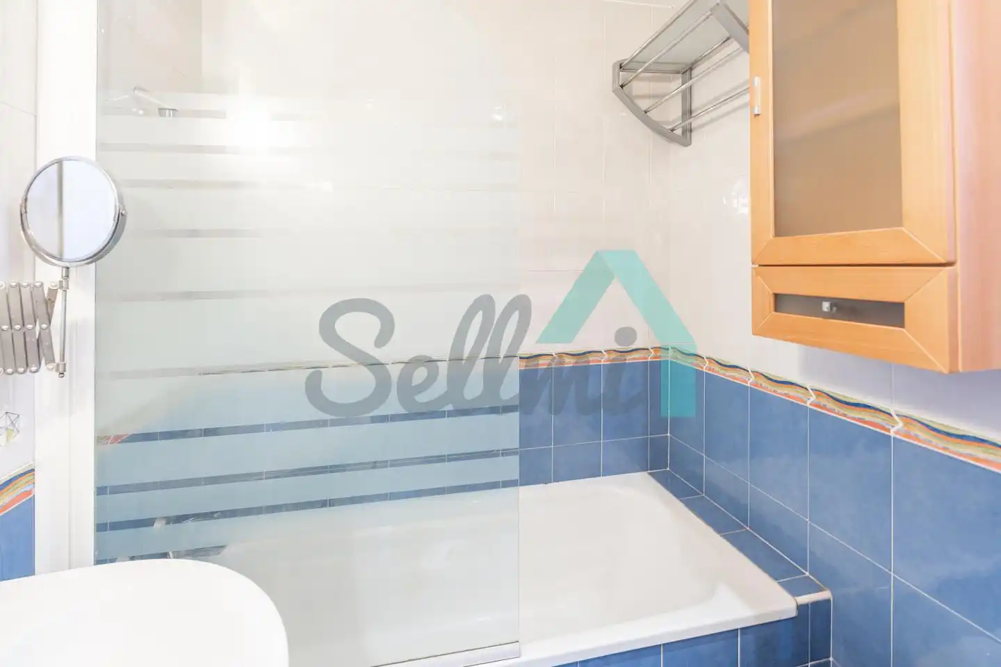 Bathroom of Flat for rent in Oviedo   with Heating, Parquet flooring and Furnished