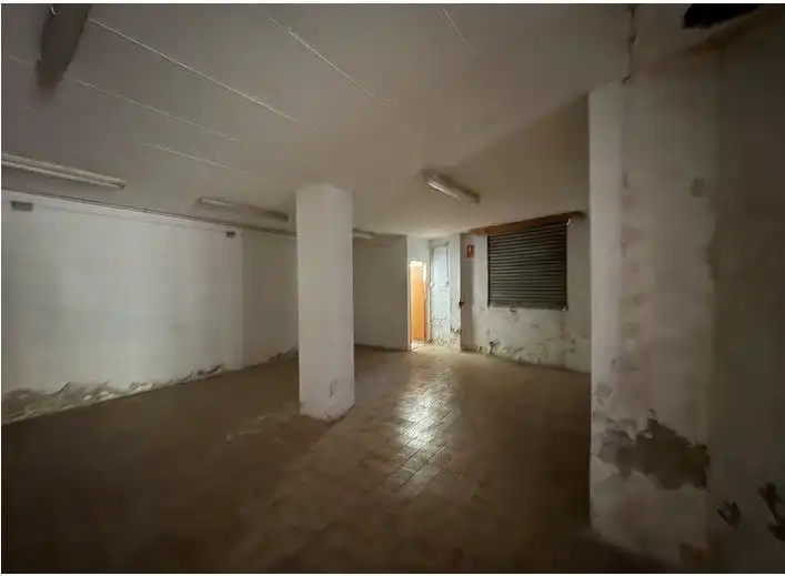 Local comercial en venta en Girona