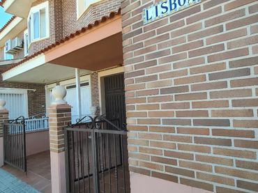 Villa zum Verkauf in Calle Lisboa 17