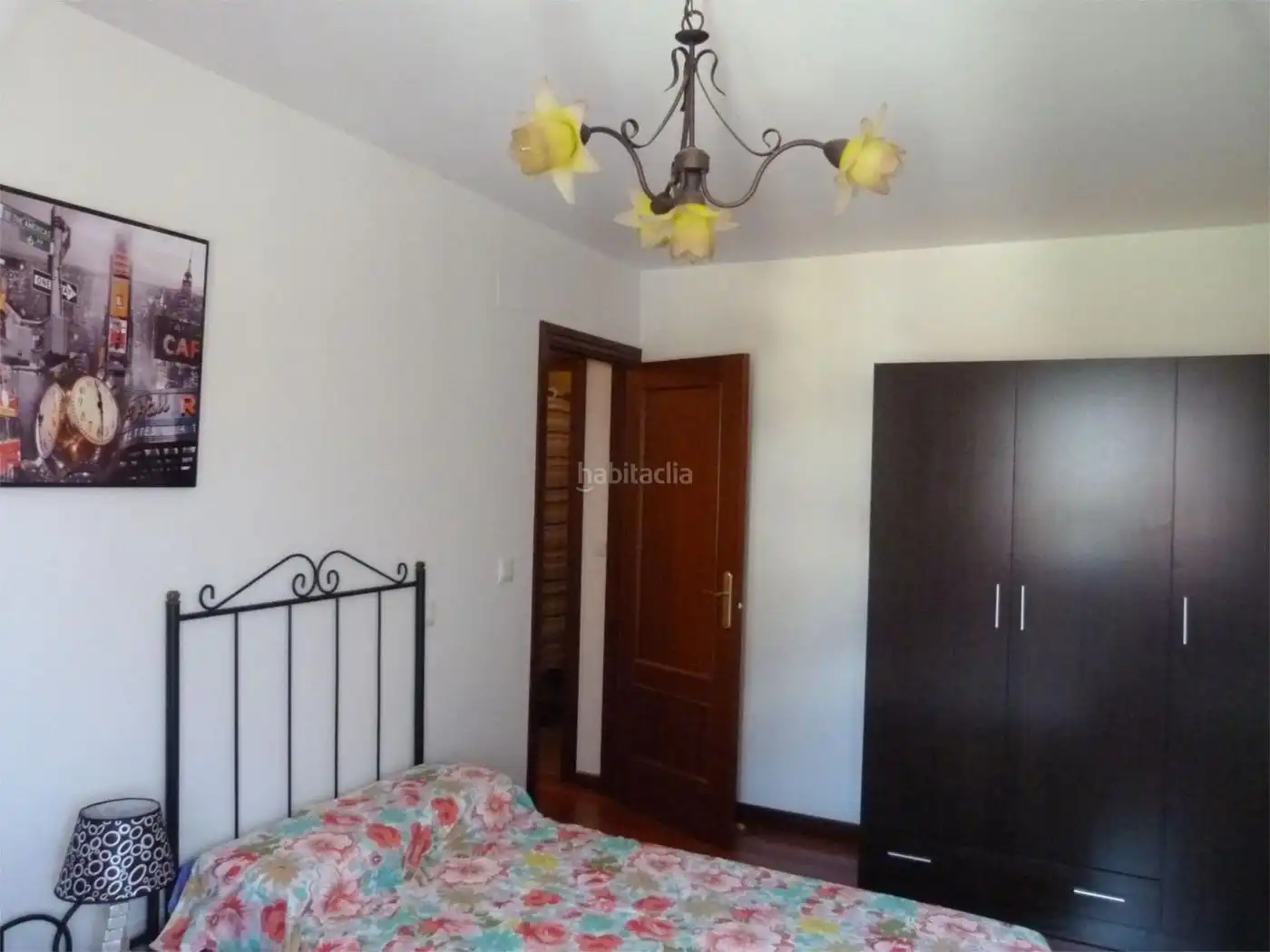 Flat with lift to rent in Calle la Industria 90