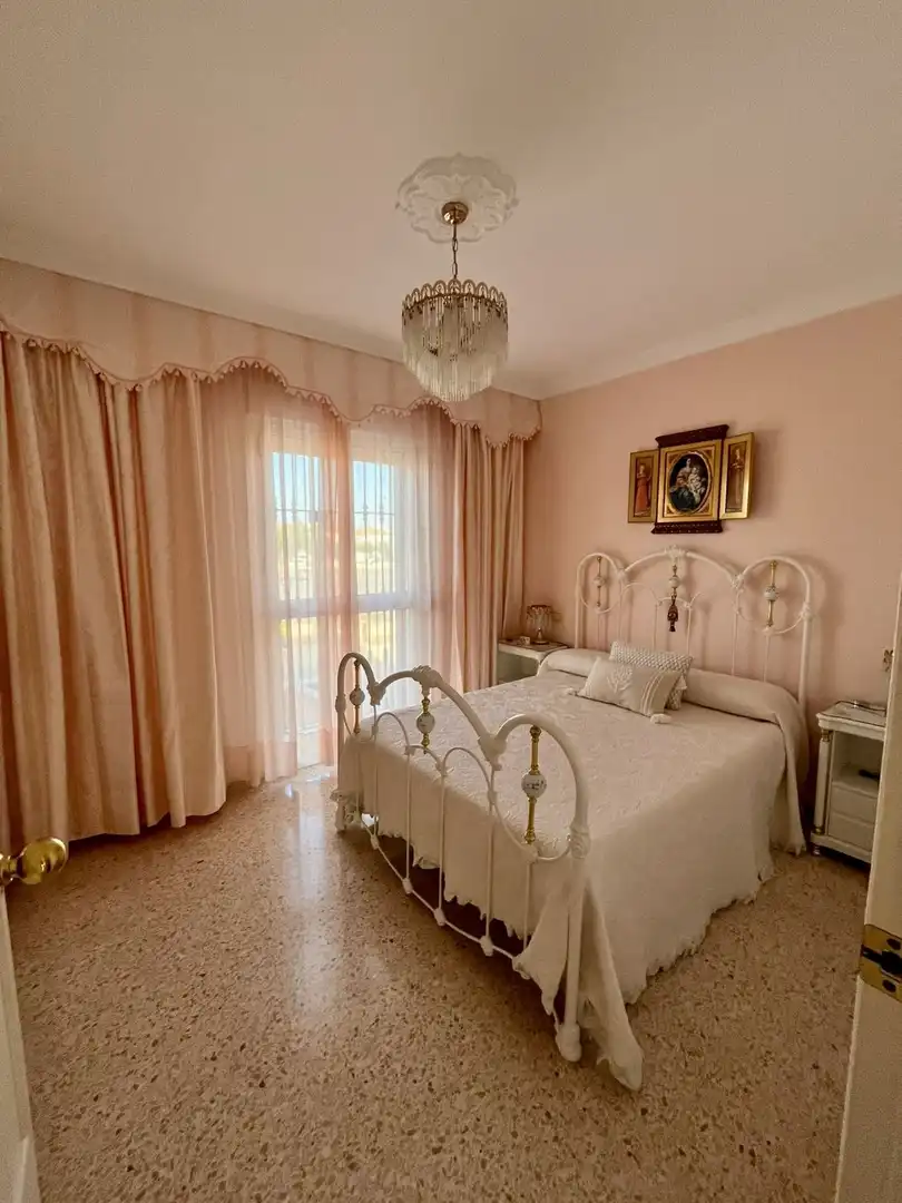 Bedroom of Houses for sale in Castilleja de la Cuesta  with Air Conditioner, Heating and Terrace