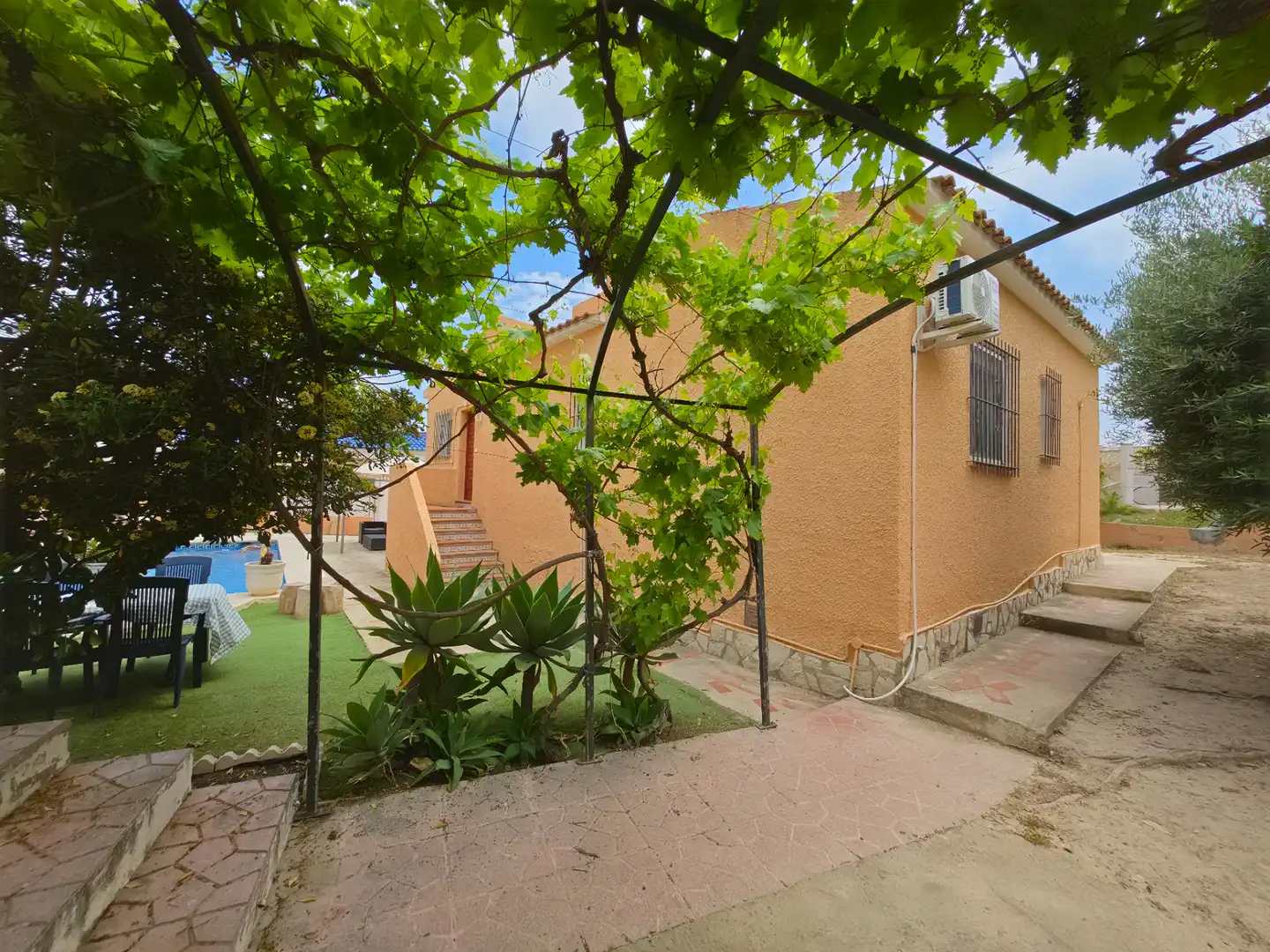 Garden of Houses for sale in El Campello  with Air Conditioner, Heating and Private garden