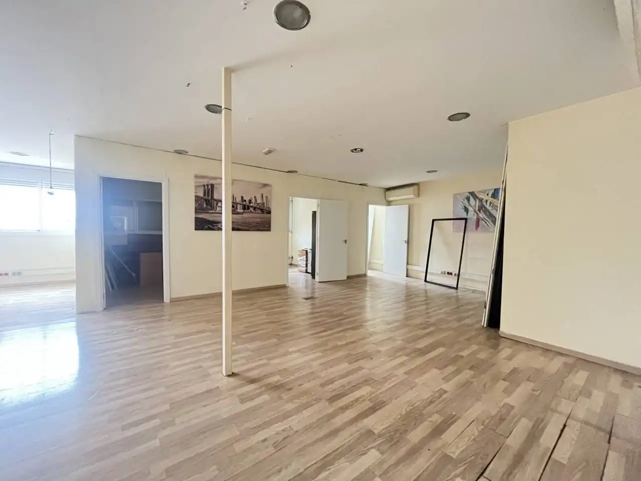 Oficina de lloguer en Centre - Sant Josep - Sanfeliu