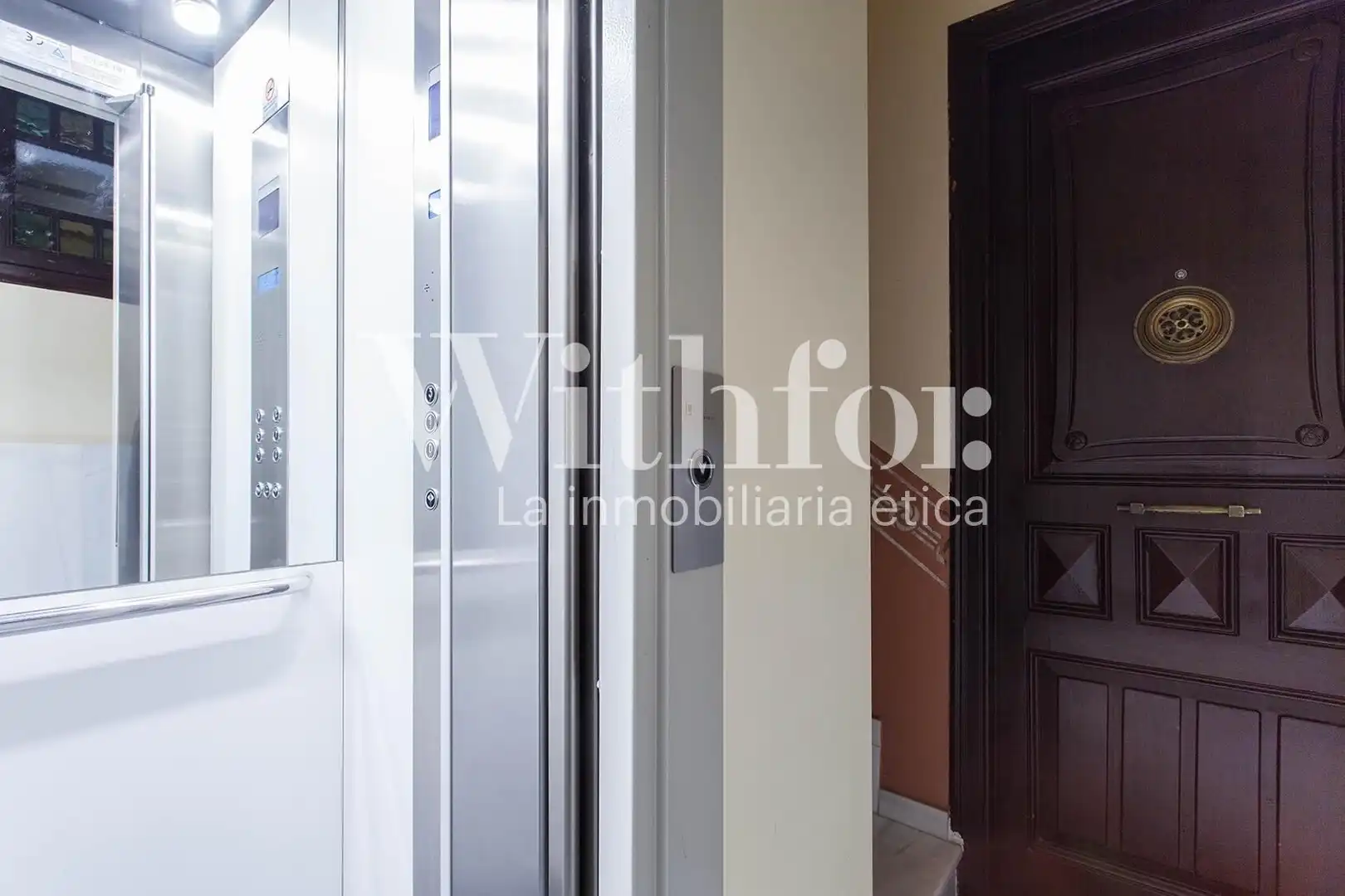Flat for sale in Barcelona  with Air Conditioner, Heating and Parquet flooring