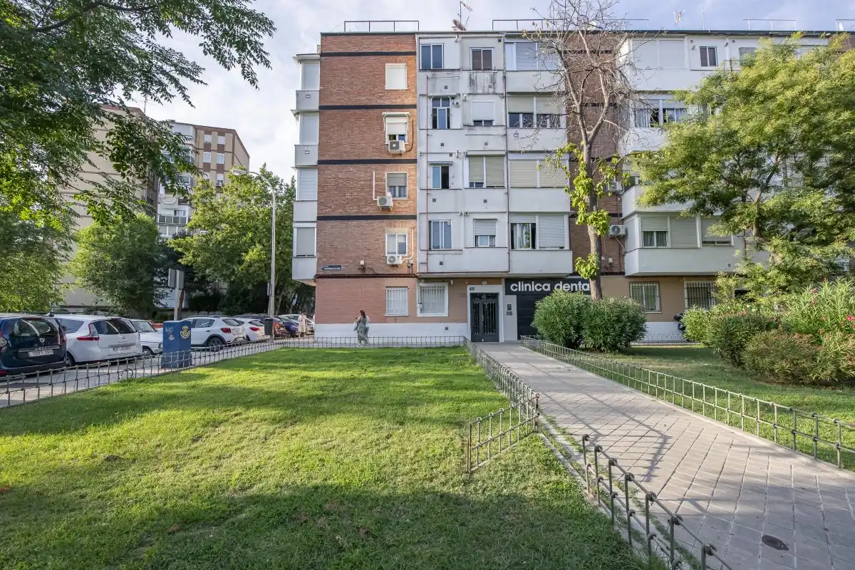 Exterior view of Flat for sale in Madrid  with Air Conditioner, Heating and Terrace