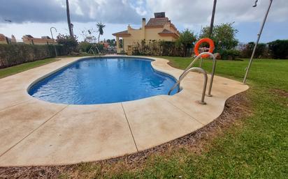 Schwimmbecken von Dachboden zum verkauf in Fuengirola mit Klimaanlage, Terrasse und Balkon